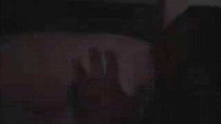 Evropska bruentte dobi svojo muco prste in zajebal