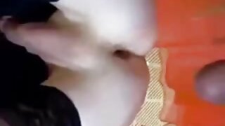 Ta mlada babe nosi mačja ušesa in seksa s starcem