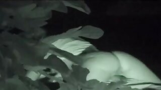 Popolne rdečelaske, ki si delijo brezhibno črno trdo