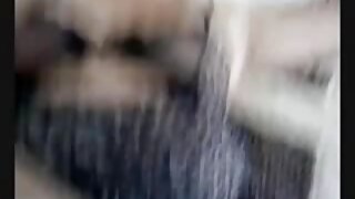 Priya Rai jebe svojo prirezano muco z ogromnimi igračami