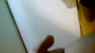 Zaobljena blondinka Bambi Bella uživa v DP v MMF