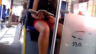 Blondinka varuška se spusti s prevladujočim DILF