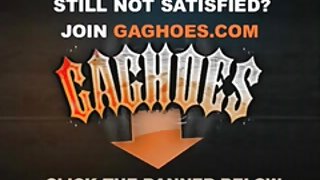 Rusko srčkanko s plenom zajebe v avtu