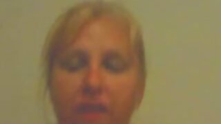 Britanska kurba Carmel Anderson prejme denar za seks